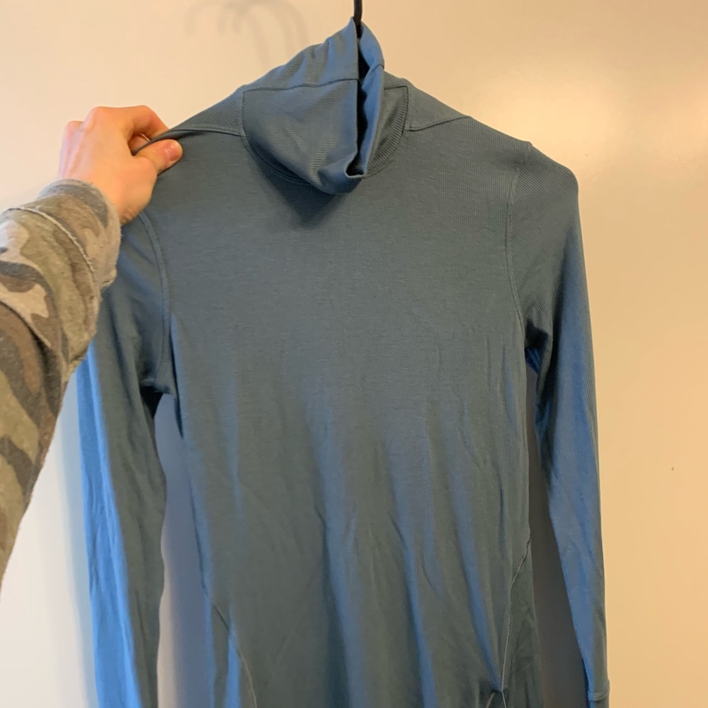Lululemon Full Day Ahead Turtleneck.